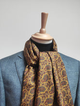 Charger l'image dans la galerie, Écharpe vintage paisley en cachemire laine et soie Made in England