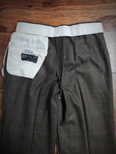 Charger l'image dans la galerie, Pantalon à pinces vintage à carreaux fenêtre "Jockey Club" Made in France