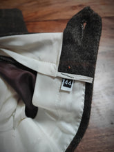 Charger l'image dans la galerie, Pantalon à pinces vintage à carreaux fenêtre "Jockey Club" Made in France