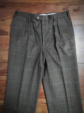 Charger l'image dans la galerie, Pantalon à pinces vintage à carreaux fenêtre "Jockey Club" Made in France