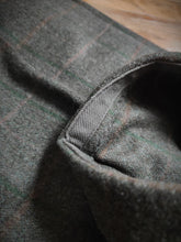 Charger l'image dans la galerie, Pantalon à pinces vintage à carreaux fenêtre "Jockey Club" Made in France