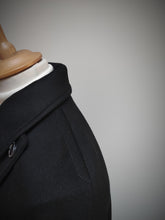 Charger l'image dans la galerie, Old England Paris cape en drap noir pure laine Made in France 42