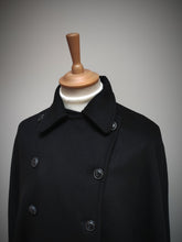 Charger l'image dans la galerie, Old England Paris cape en drap noir pure laine Made in France 42