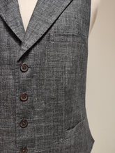 Carica l'immagine nel visualizzatore di Gallery, Suitsupply gilet de costume modèle Veneto en coton et lin 48/50