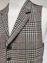 Afbeelding in Gallery-weergave laden, Suitsupply gilet de costume à carreaux en pure laine mélangée S/46