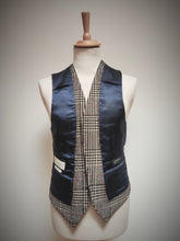 Afbeelding in Gallery-weergave laden, Suitsupply gilet de costume à carreaux en pure laine mélangée S/46