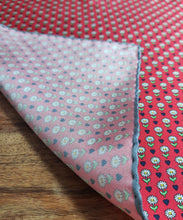 Charger l'image dans la galerie, Thomas Pink pochette rouge en pure soie à motif floral