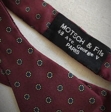 Carica l'immagine nel visualizzatore di Gallery, Motsch & Fils noeud papillon bordeaux vintage à motif géométrique Made in France