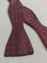 Carica l'immagine nel visualizzatore di Gallery, Motsch & Fils noeud papillon bordeaux vintage à motif géométrique Made in France