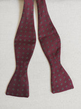 Carica l'immagine nel visualizzatore di Gallery, Motsch & Fils noeud papillon bordeaux vintage à motif géométrique Made in France