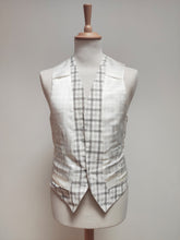 Afbeelding in Gallery-weergave laden, Suitsupply gilet à carreaux Capetown en pur lin Solbiati 44/S