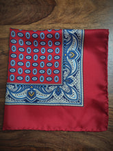 Charger l'image dans la galerie, Pochette rouge vintage à motif géométrique Made in Italy