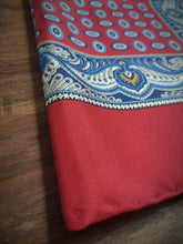 Charger l'image dans la galerie, Pochette rouge vintage à motif géométrique Made in Italy