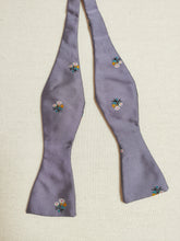 Charger l'image dans la galerie, Nœud papillon en soie parme vintage Kenzo Paris