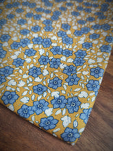 Charger l'image dans la galerie, Boggi Milano pochette de costume fleurie en soie Made in Italy