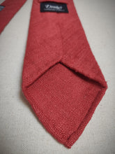 Carica l'immagine nel visualizzatore di Gallery, Drake's cravate corail en pure soie Tussah Made in England