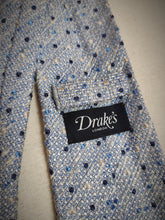 Carica l'immagine nel visualizzatore di Gallery, Drake's cravate texturée à pois en pure soie Made in England