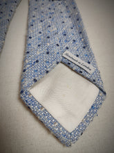 Carica l'immagine nel visualizzatore di Gallery, Drake's cravate texturée à pois en pure soie Made in England