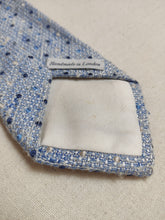 Carica l'immagine nel visualizzatore di Gallery, Drake's cravate texturée à pois en pure soie Made in England