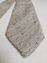 Carica l'immagine nel visualizzatore di Gallery, Drake's cravate beige texturée en soie Made in England