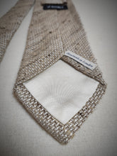 Carica l'immagine nel visualizzatore di Gallery, Drake's cravate beige texturée en soie Made in England