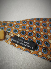 Charger l'image dans la galerie, Nœud papillon vintage orange en pure soie Made in France