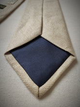 Carica l'immagine nel visualizzatore di Gallery, Drake's X Rosa & Teixeira cravate beige 100% lin Made in England