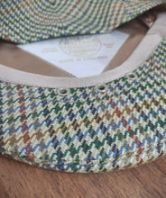 Charger l'image dans la galerie, Lock & Co Hatters London casquette en laine pied de coq taille 56