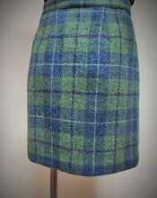 Lade das Bild in den Galerie-Viewer, Harris Tweed jupe portefeuille vintage tartan 36/38