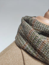 Afbeelding in Gallery-weergave laden, W. Bill Ltd écharpe tweed double face en laine Made in Great Britain