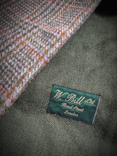 Afbeelding in Gallery-weergave laden, W. Bill Ltd écharpe tweed double face en laine Made in Great Britain