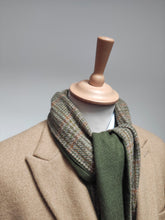 Afbeelding in Gallery-weergave laden, W. Bill Ltd écharpe tweed double face en laine Made in Great Britain