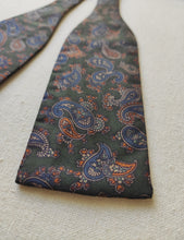 Charger l'image dans la galerie, Noeud papillon vert vintage en soie à motif paisley