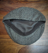 Charger l'image dans la galerie, Casquette en laine à chevrons Made in Italy Taille 59
