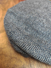 Charger l'image dans la galerie, Casquette en laine à chevrons Made in Italy Taille 59