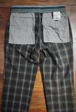 Afbeelding in Gallery-weergave laden, Henry Cotton's pantalon en laine à carreaux 46