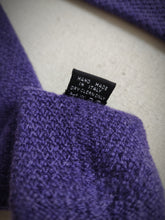 Carica l'immagine nel visualizzatore di Gallery, Rosa & Teixeira cravate violette à bout carré 100% cachemire
