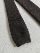 Carica l'immagine nel visualizzatore di Gallery, Rosa & Teixeira cravate marron à bout carré en laine et cachemire