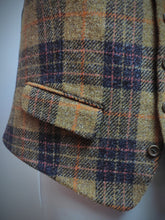 Afbeelding in Gallery-weergave laden, De Fursac X Harris Tweed gilet à carreaux en pure laine 54/56