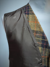 Afbeelding in Gallery-weergave laden, De Fursac X Harris Tweed gilet à carreaux en pure laine 54/56