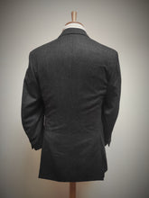 Afbeelding in Gallery-weergave laden, Façonnable costume croisé gris en laine et cachemire 46
