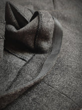 Afbeelding in Gallery-weergave laden, Façonnable costume croisé gris en laine et cachemire 46