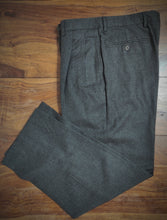 Afbeelding in Gallery-weergave laden, Façonnable costume croisé gris en laine et cachemire 46