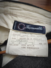Afbeelding in Gallery-weergave laden, Façonnable costume croisé gris en laine et cachemire 46