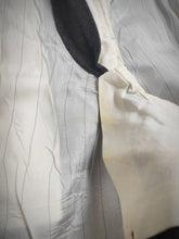 Afbeelding in Gallery-weergave laden, Façonnable costume croisé gris en laine et cachemire 46