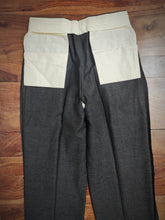 Afbeelding in Gallery-weergave laden, Façonnable costume croisé gris en laine et cachemire 46