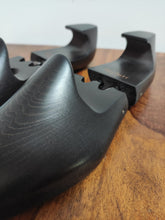 Charger l'image dans la galerie, Berluti Paris embauchoirs en bois noir pointure 8/42 FR Made in France