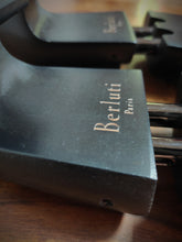 Charger l'image dans la galerie, Berluti Paris embauchoirs en bois noir pointure 8/42 FR Made in France