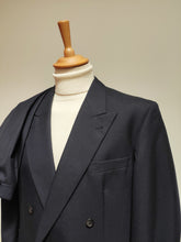 Afbeelding in Gallery-weergave laden, Burberrys costume croisé bleu marine en laine vierge 54