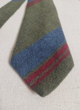 Charger l'image dans la galerie, Cravate club vintage 100% cachemire Made in Italy